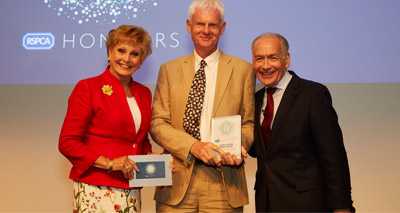 Dr John Bradshaw receives RSPCA Honour