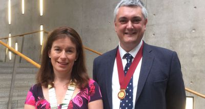 Vets must ‘pull together’ to navigate challenging times ahead